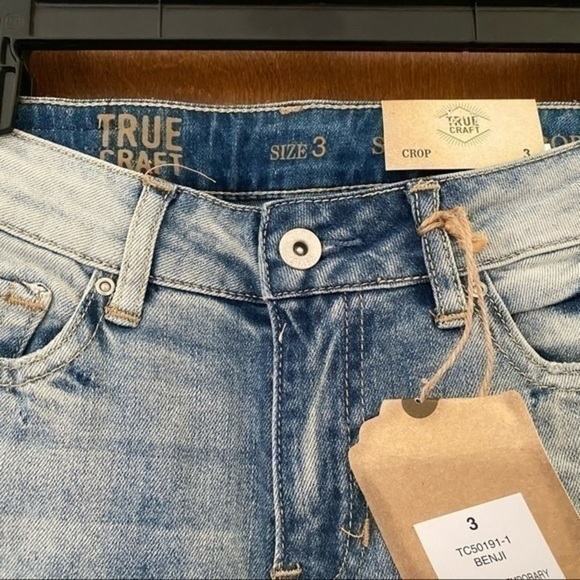 True Craft Distressed Cropped Jeans NWT Sz 3 - Picture 4 of 4
